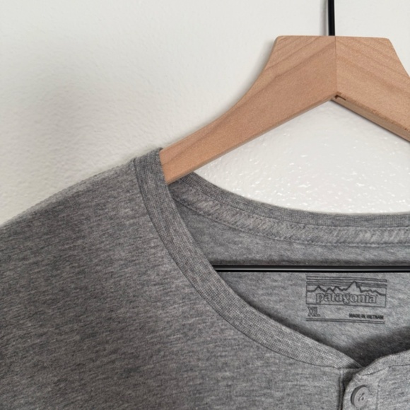 Patagonia - Long-Sleeved Organic Cotton Lightweight Henley Pullover - XL - Picture 3 of 8